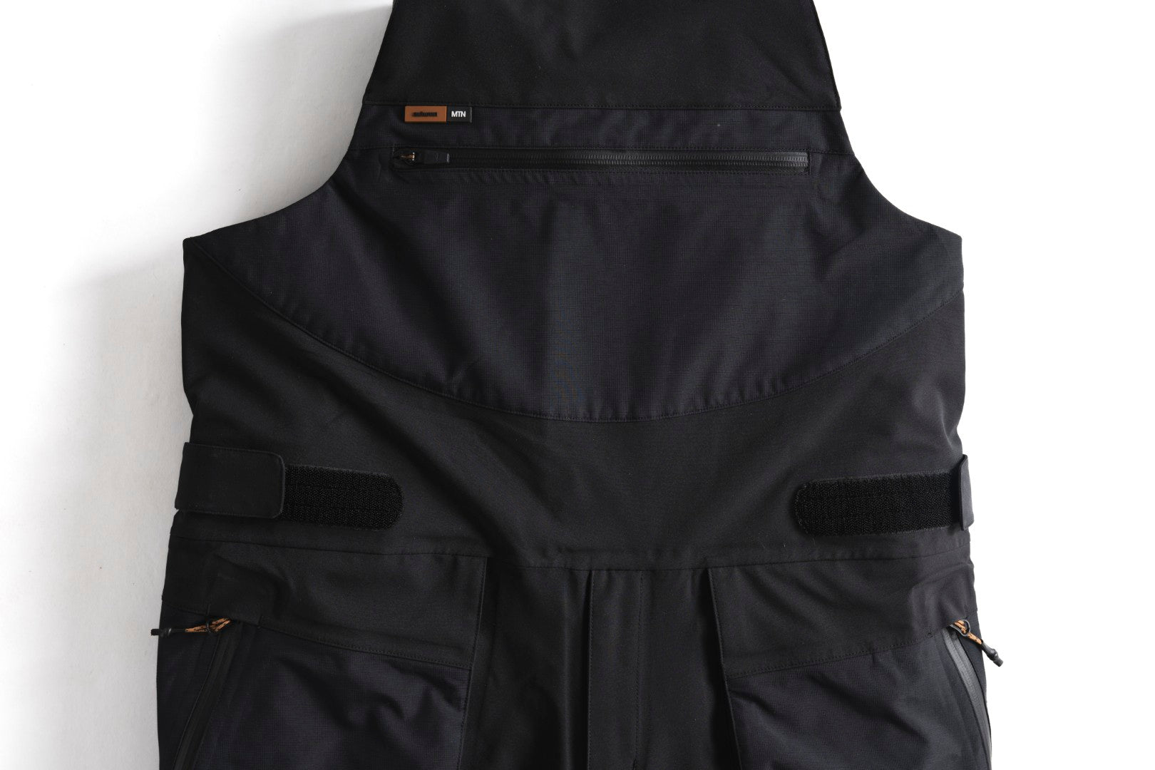 Butte 3L Bib